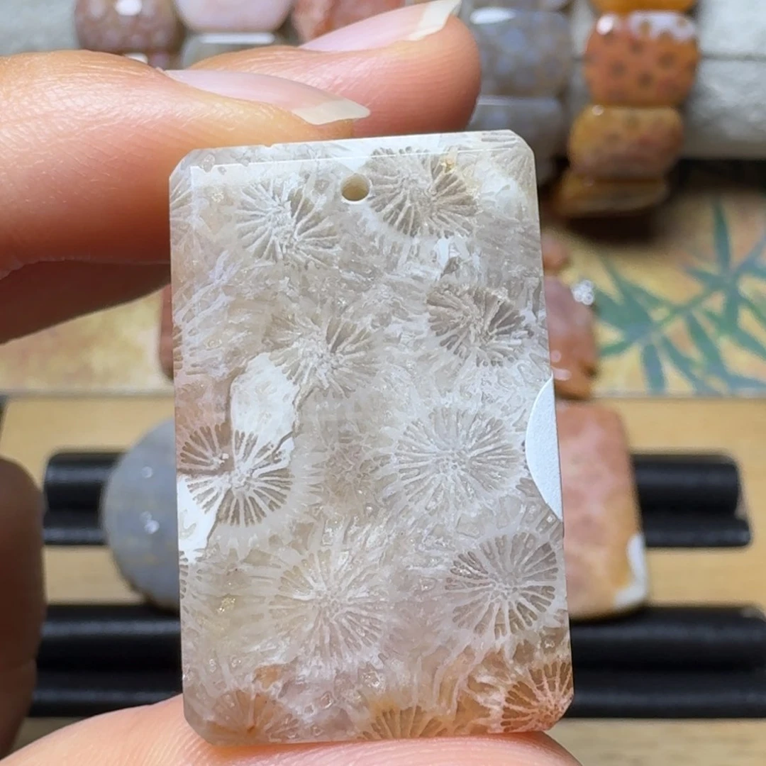 硅化玉飘粉冰透花未镶嵌