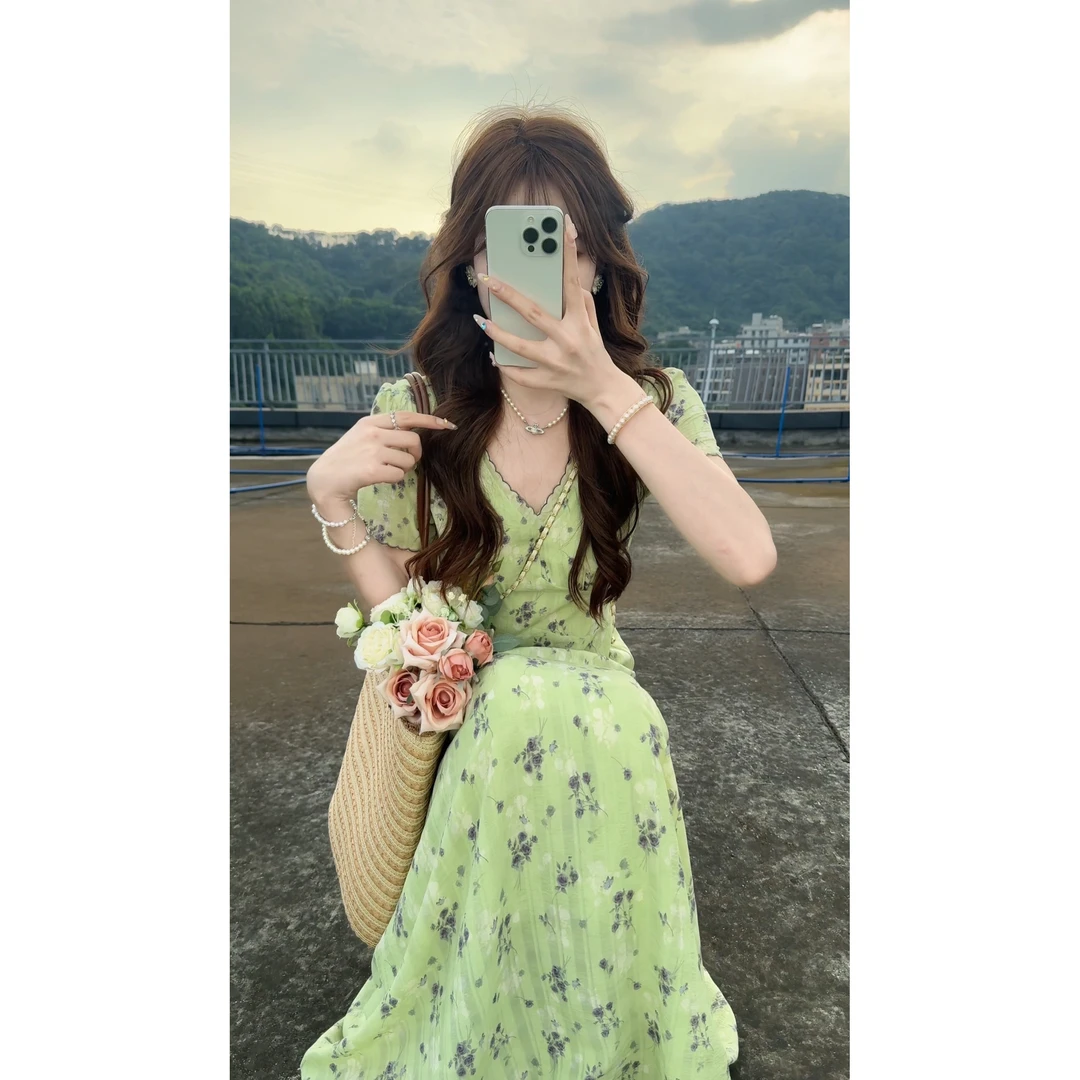 V领花边短袖连衣裙2025年夏季新款宽松百搭绿色碎花长裙9007