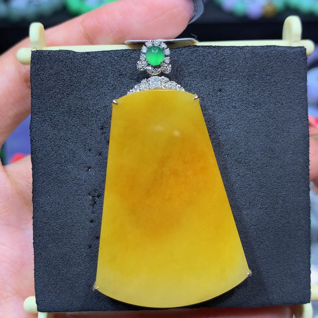 翡翠18K金镶嵌颈饰翡翠