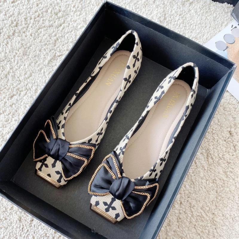 时尚百搭软底豆豆鞋女2025春夏季气质方头仙女风单鞋平底奶奶船鞋