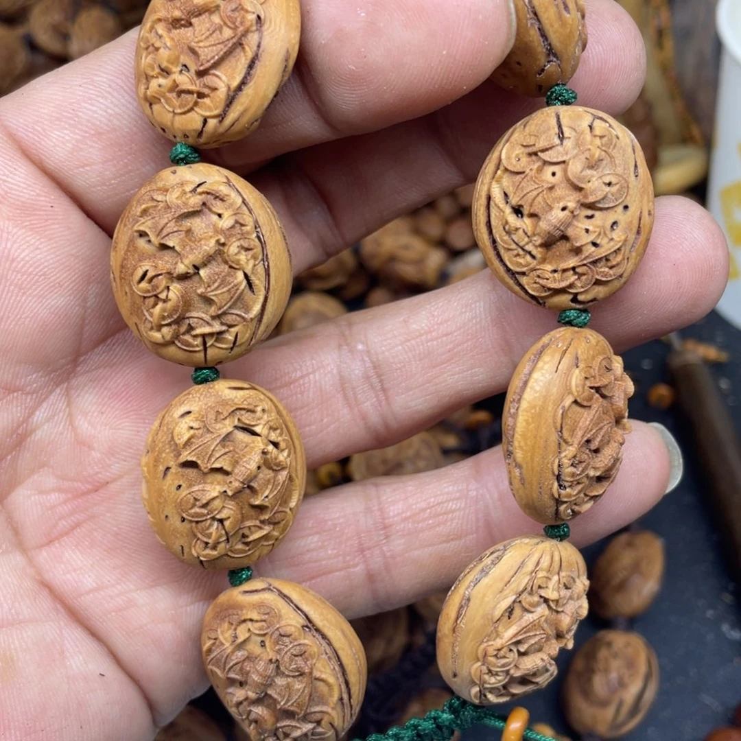 桃核雕刻福在眼前