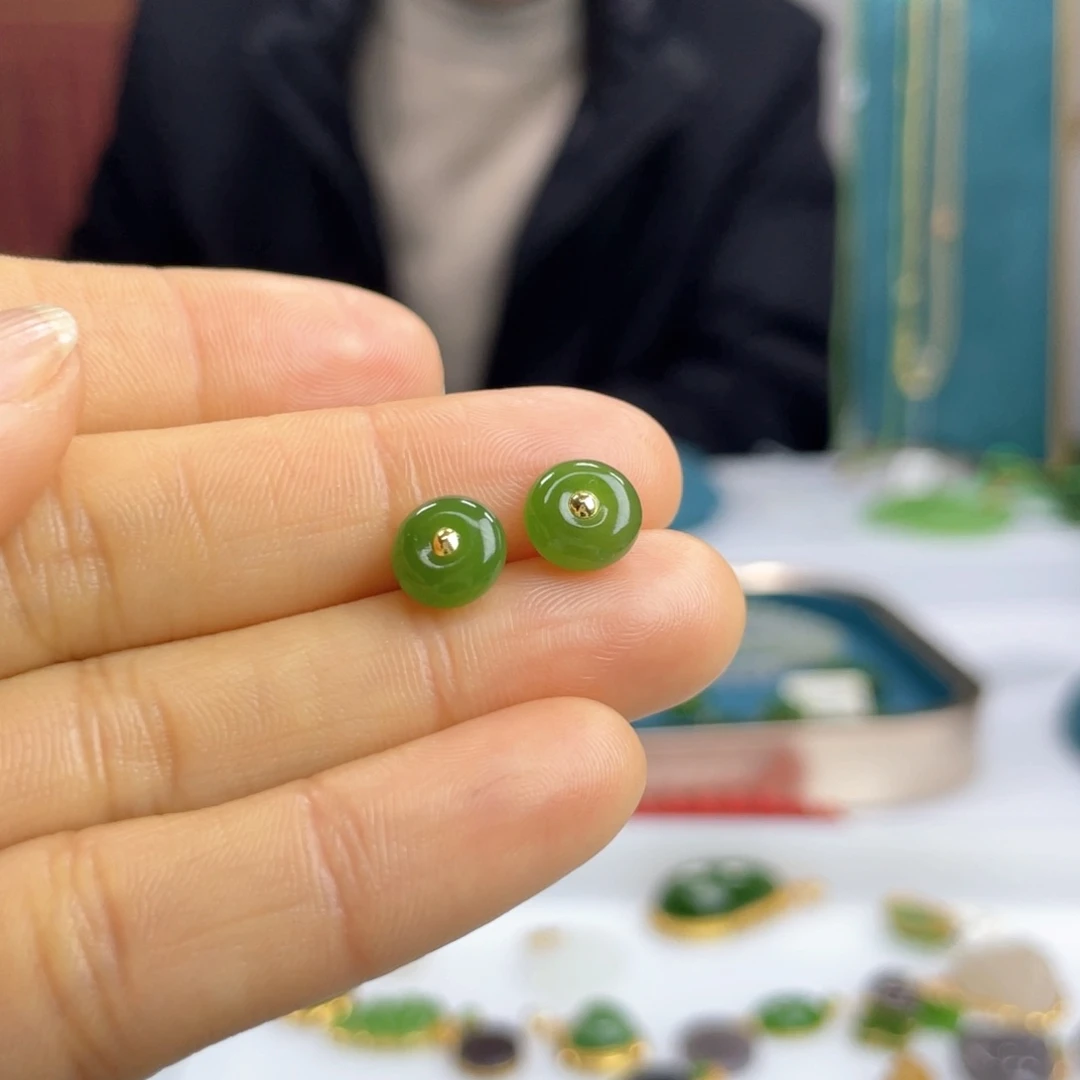 和田玉耳饰18K金镶嵌半***带