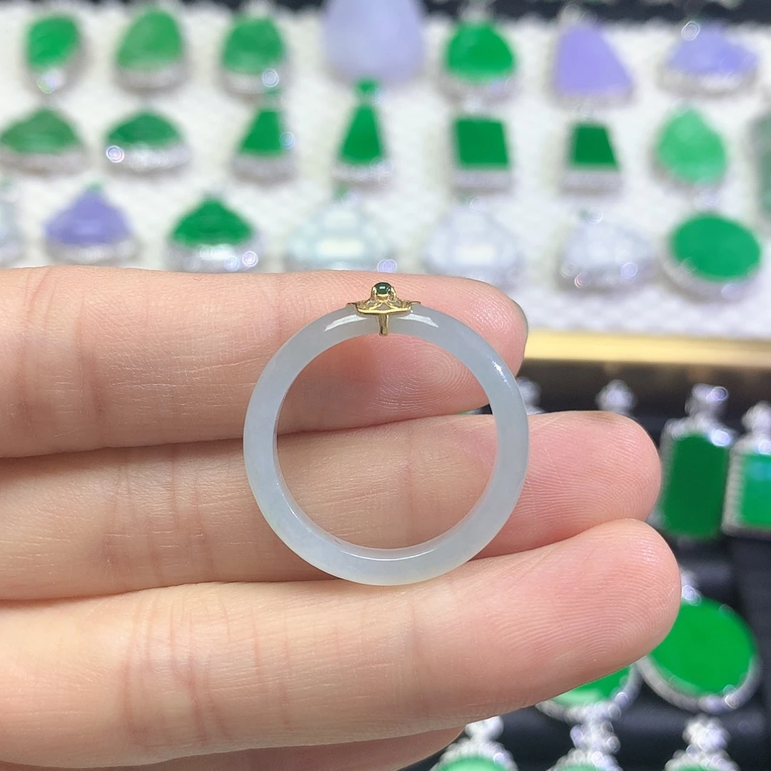 18K金镶嵌戒指翡翠戒指