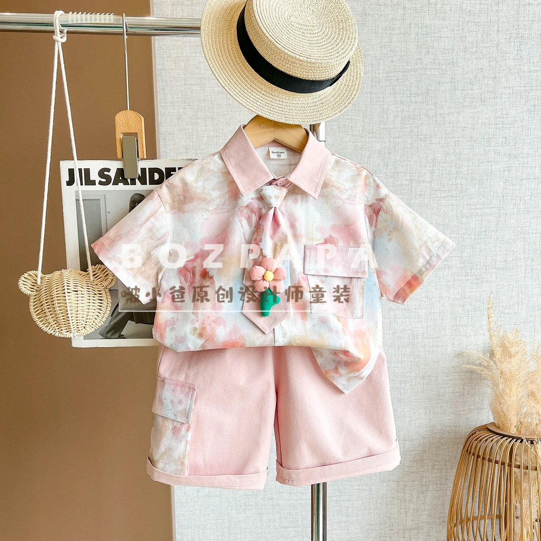 现货啵小爸【桃花流水】2025夏季男童韩系休闲粉色印花领带七分套装