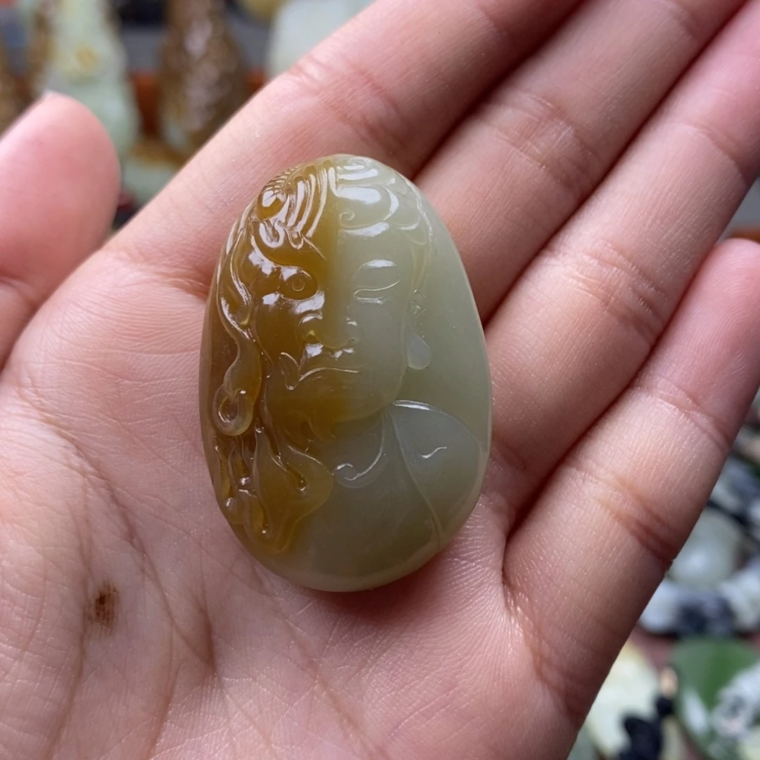 和田玉未镶嵌颈饰