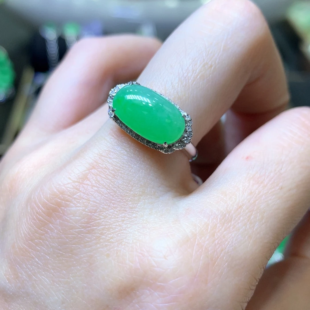 【闪购商品】翡翠颈饰18K金镶嵌翡翠吊坠项链