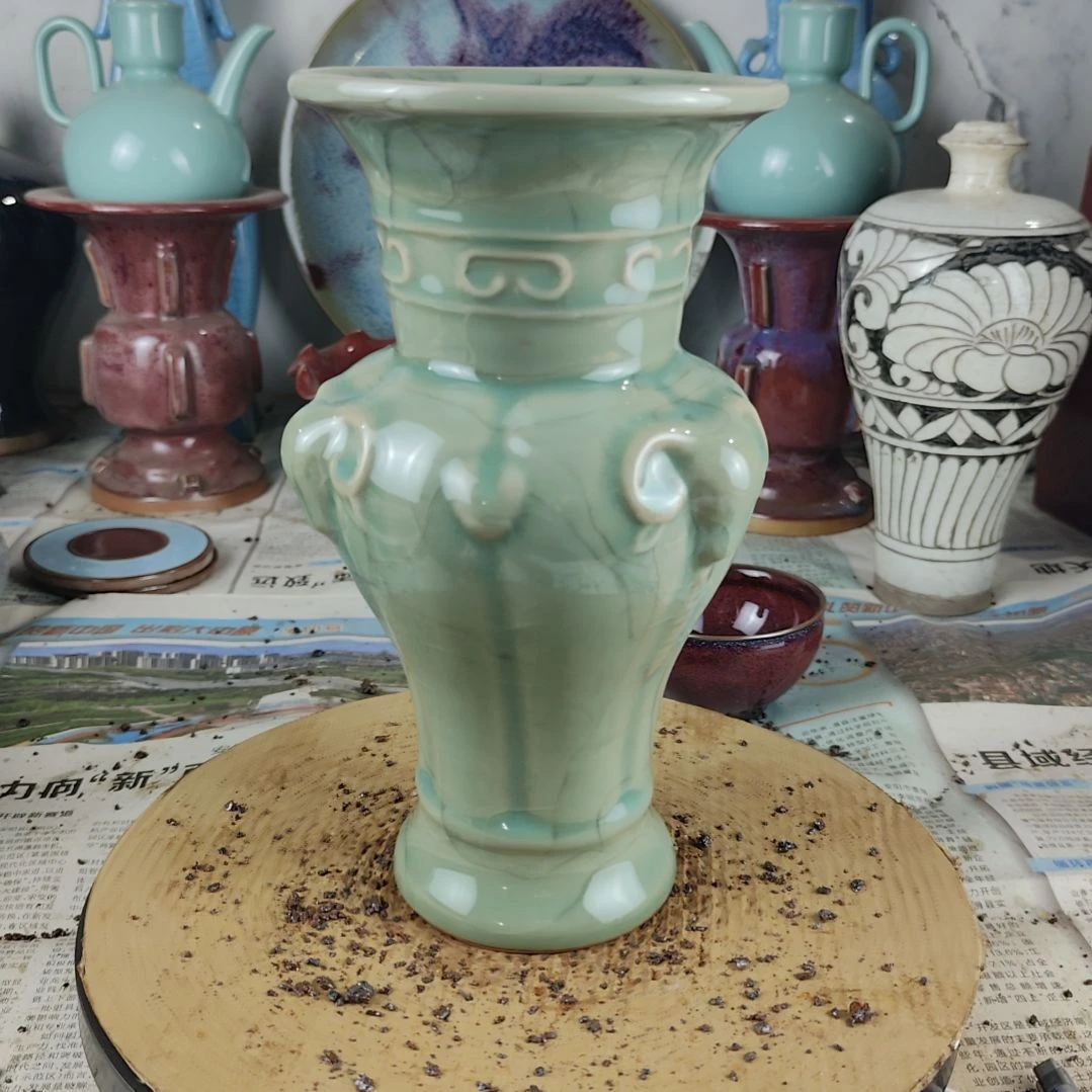 瓷片青绿色官窑瓷器