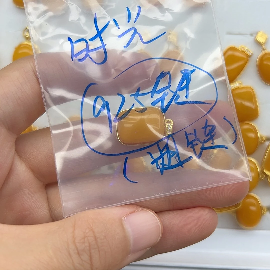 琥珀颈饰银S925镶嵌时***?