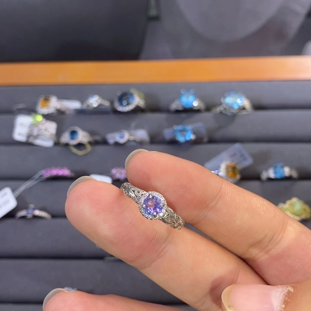 坦桑石戒指银S925镶嵌你**界