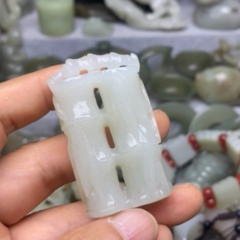 和田玉未镶嵌挂件