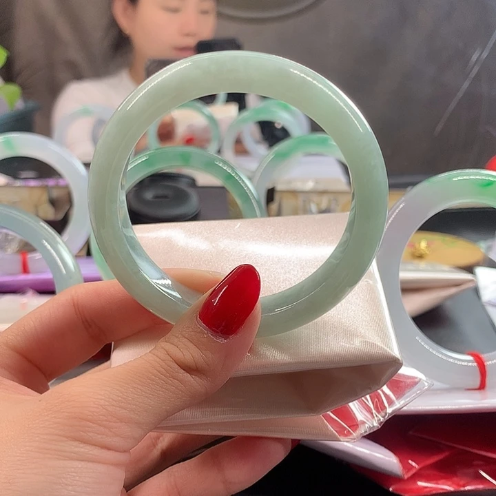 翡翠未镶嵌手镯56.5圈口