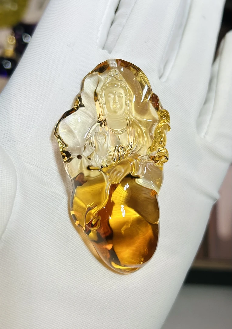 天然黄水晶观音吊坠漂亮