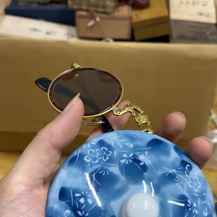 J***y瓷中古工艺品一件