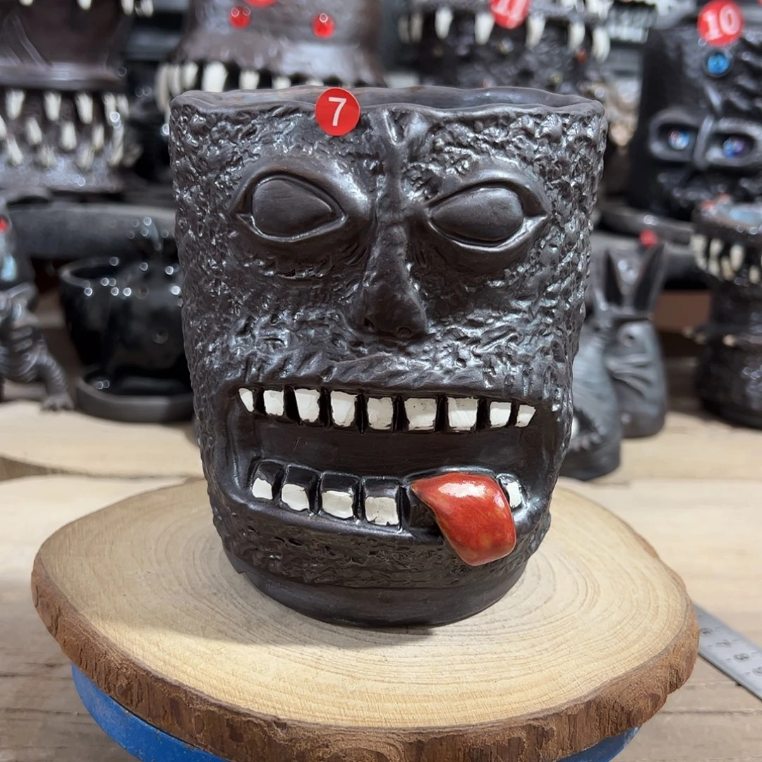 7号，手捏微瑕，内口9.8-10.2外高13.5