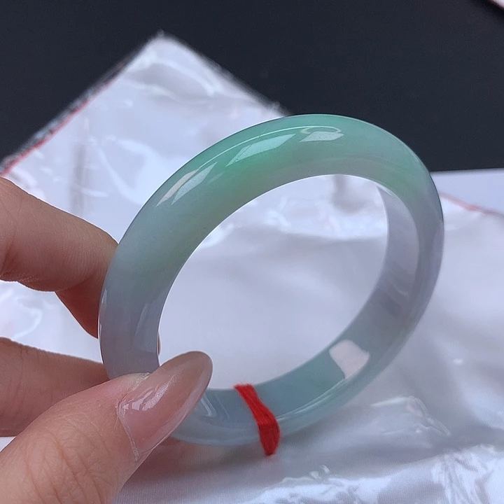 翡翠未镶嵌手镯53