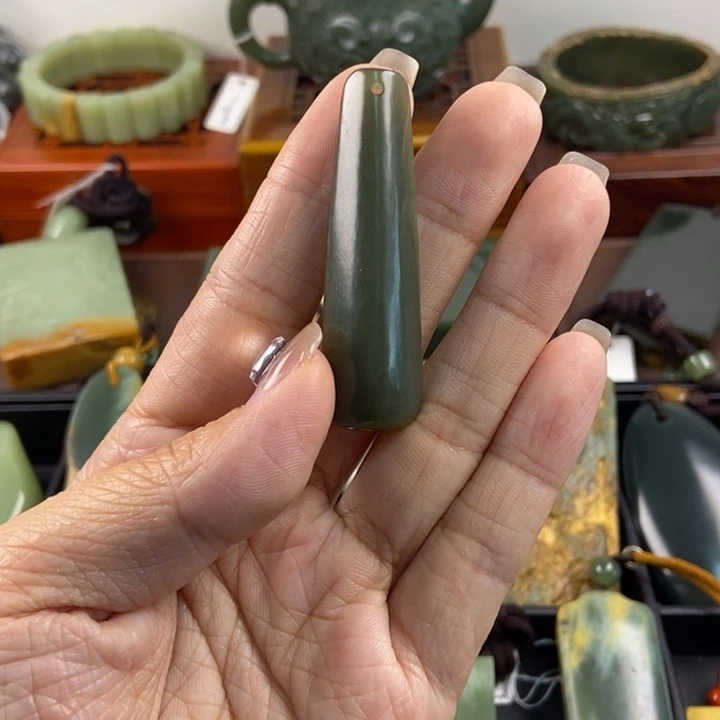 透闪石质玉未镶嵌吊坠(赠链)?****?