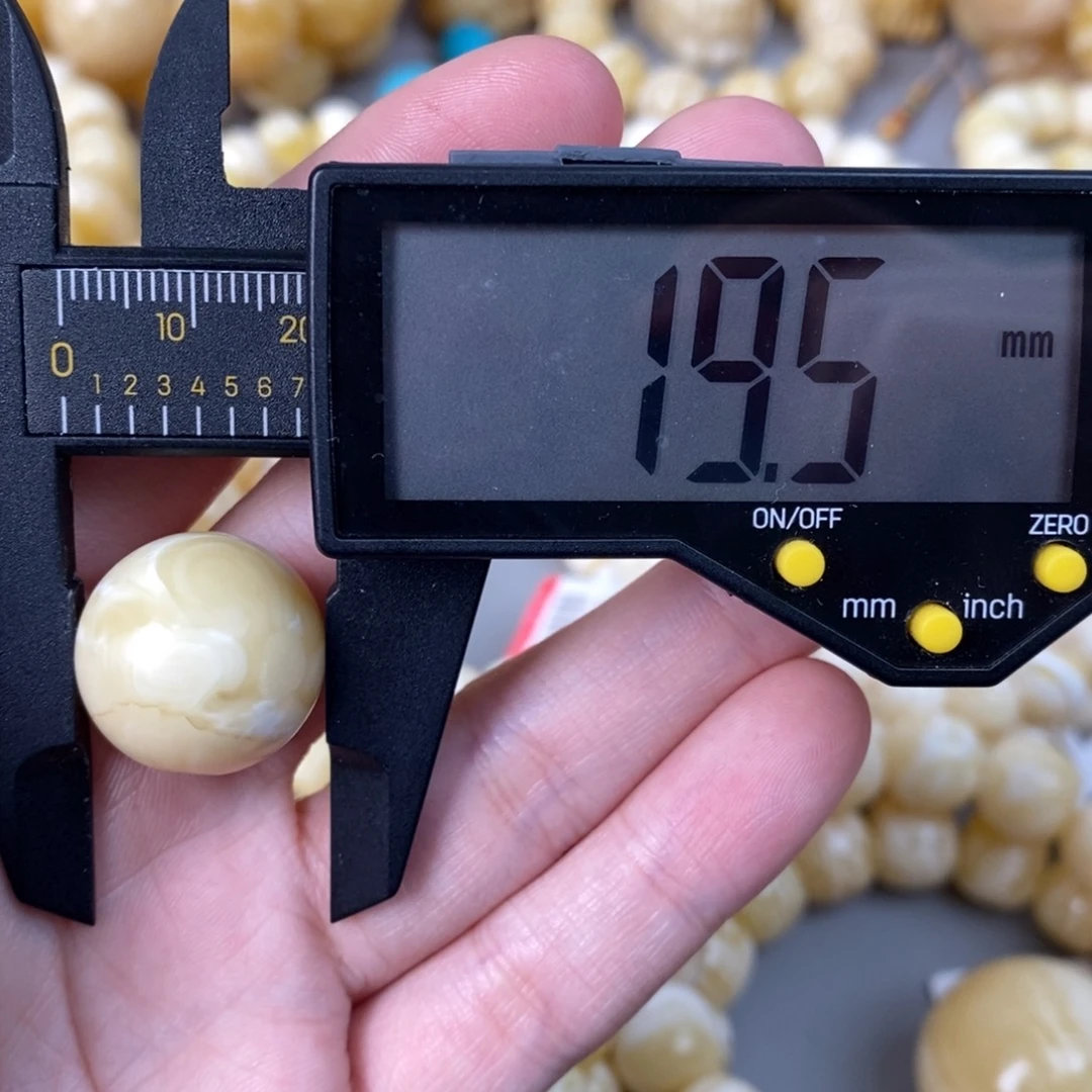 蜜蜡未镶嵌珠宝奇石4.2g