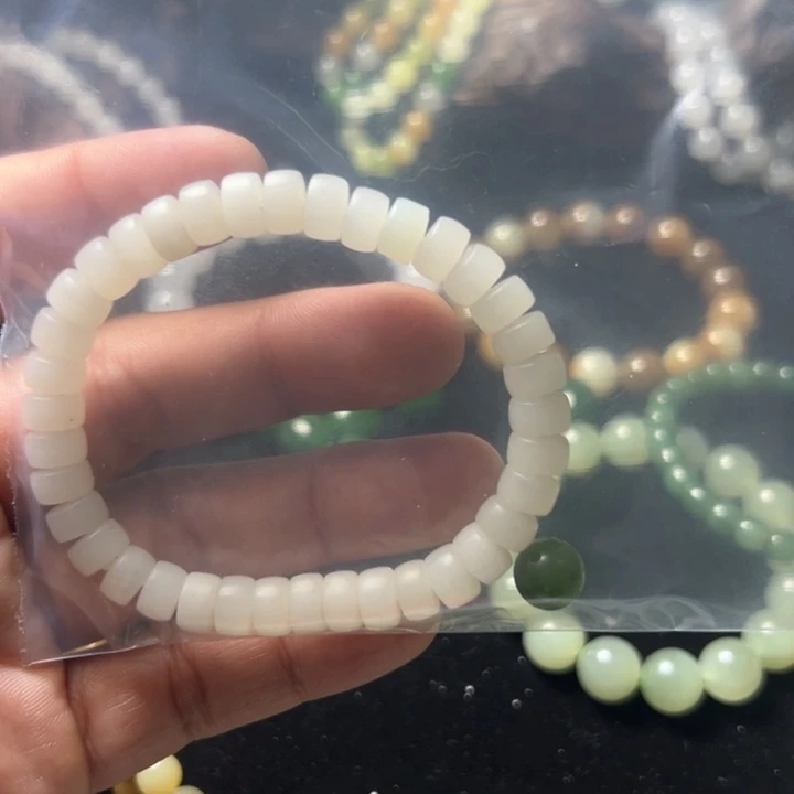 暖****和田玉（糖玉）未镶嵌手串