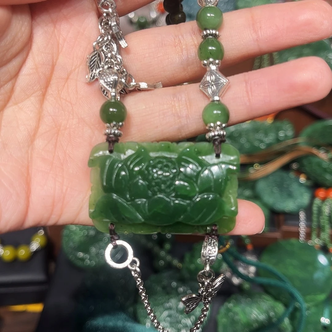 颈饰未镶嵌和田玉（糖玉）