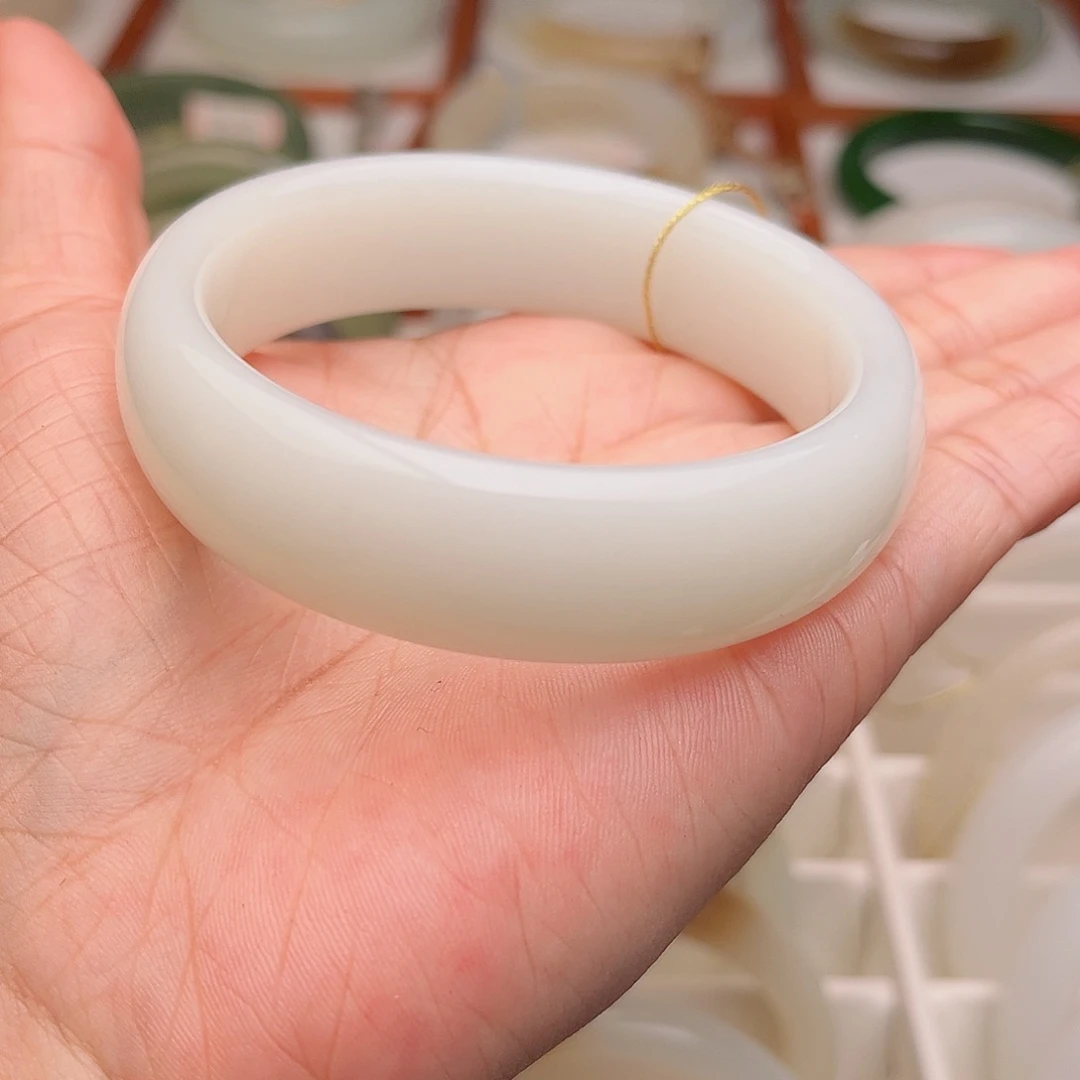 和田玉未镶嵌手镯56.5