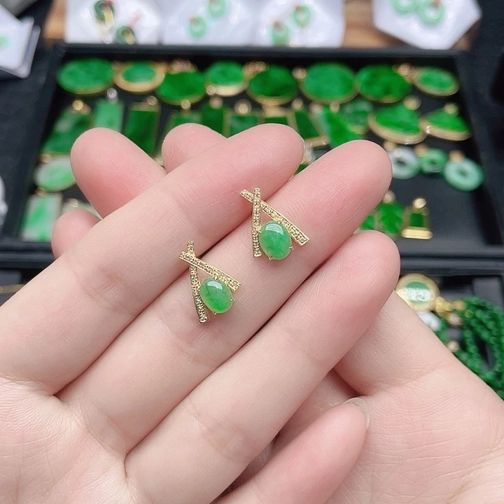 翡翠耳饰18K金镶嵌天然翡翠