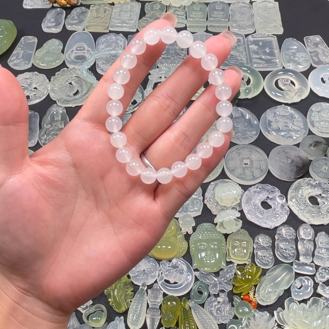 蛇纹石玉未镶嵌颈饰