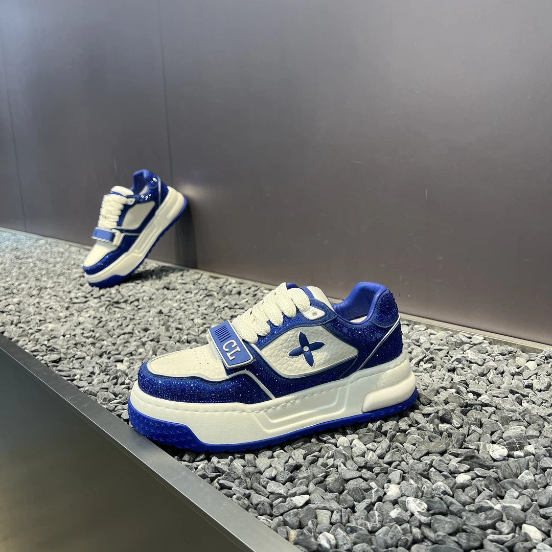 2025广州秋冬新款运动休闲增高厚底软底时尚满钻全皮舒适板鞋