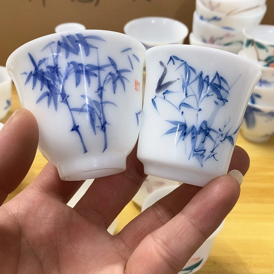 冰种玉瓷杯子2个（瑕）