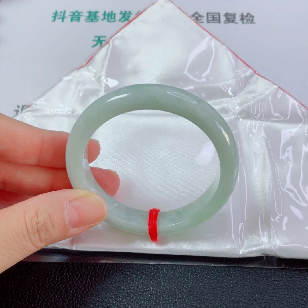 依***靠未镶嵌手镯翡翠天然