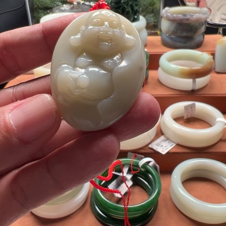 和田玉（糖玉）未镶嵌颈饰