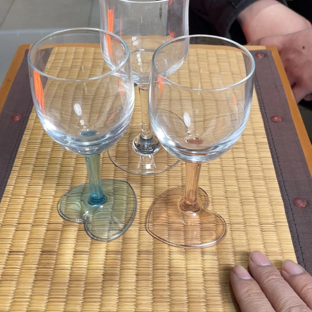 中古瓷器有些开片喜欢拍下