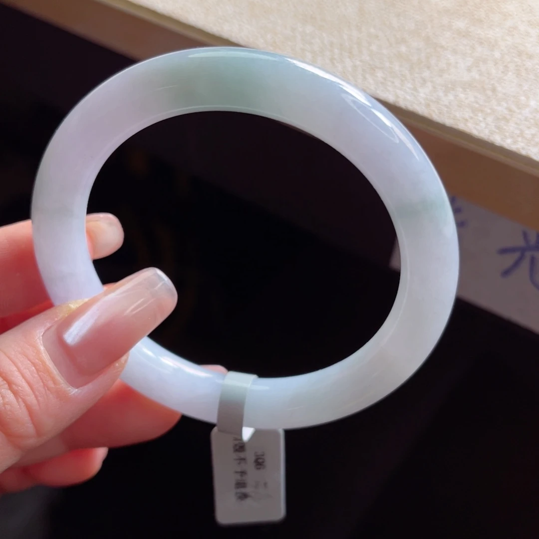 翡翠手镯未镶嵌手镯