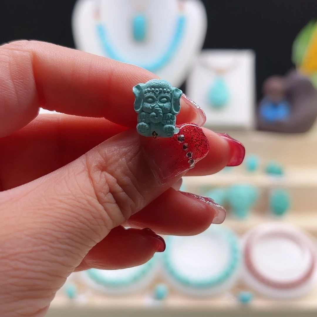 绿松石配饰未镶嵌