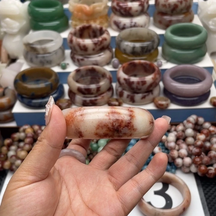 石英质玉（佘太翠）未镶嵌手镯