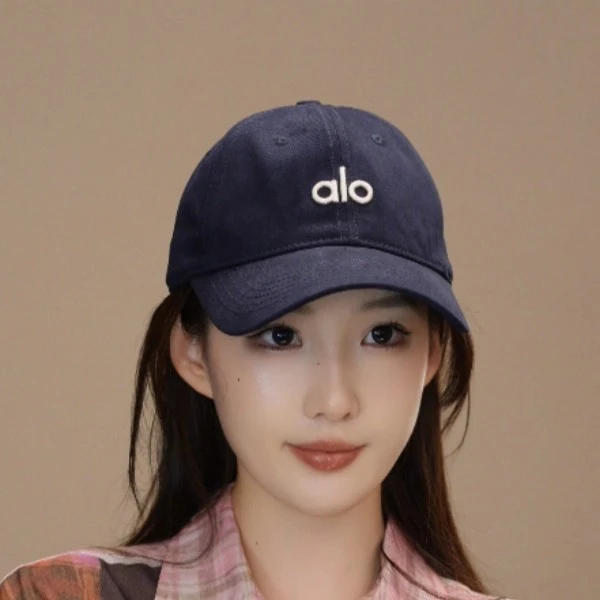 时尚棒球帽子显脸小防晒遮阳字母刺绣软顶百搭户外出游休闲显白