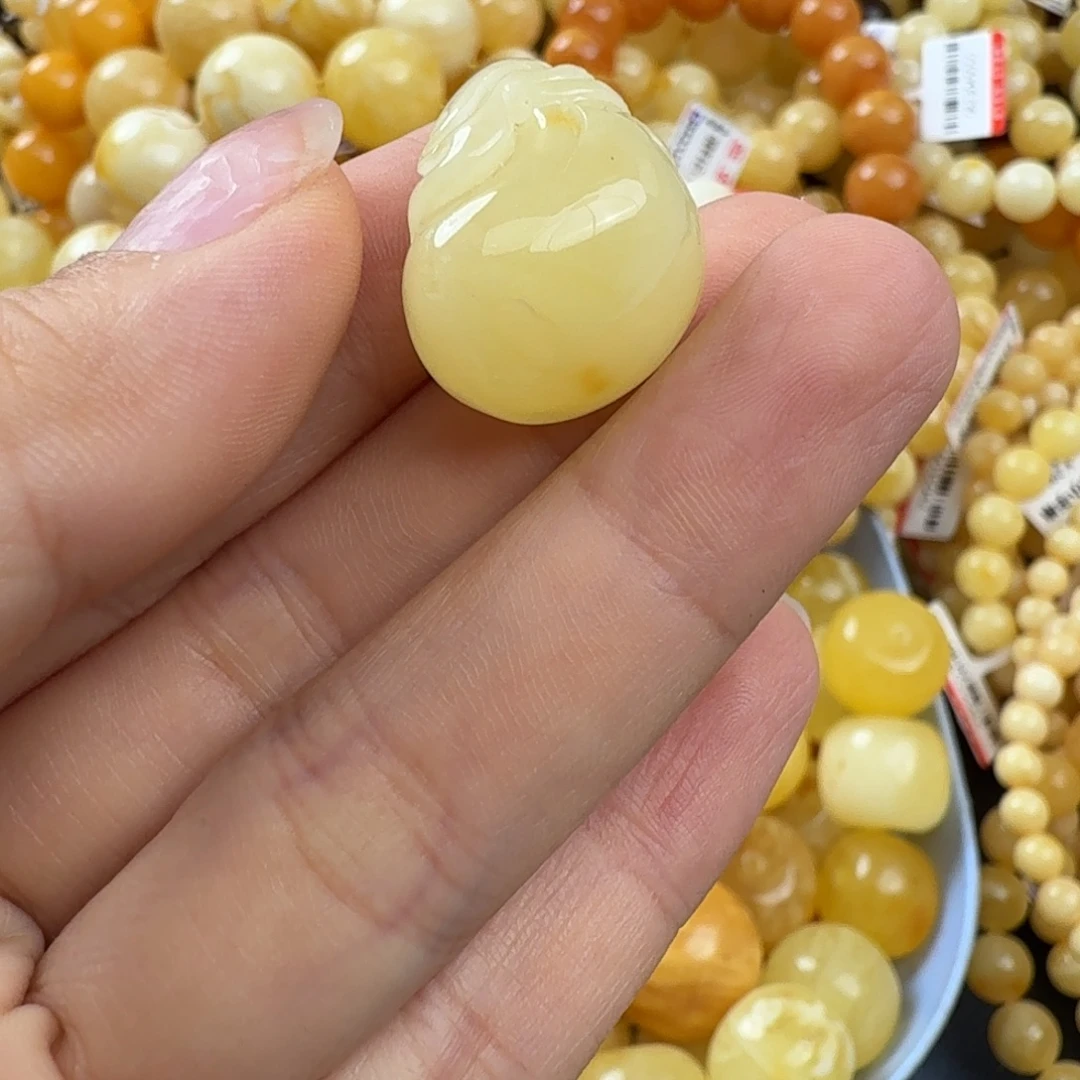 琥珀未镶嵌珠宝奇石