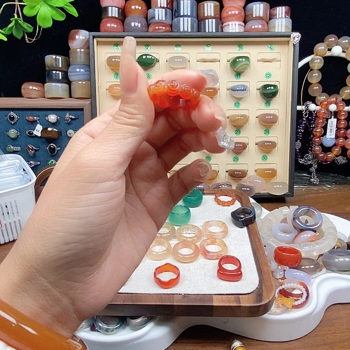 合金戒指玛瑙/玉髓陈****）