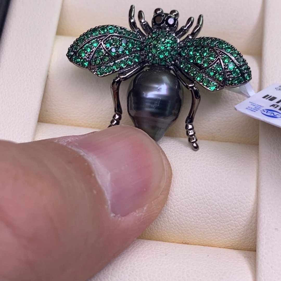 未镶嵌胸饰海水珍珠