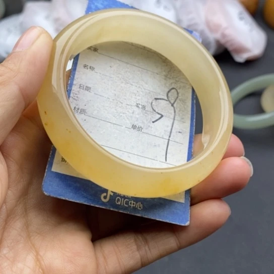 石英质玉未镶嵌手镯