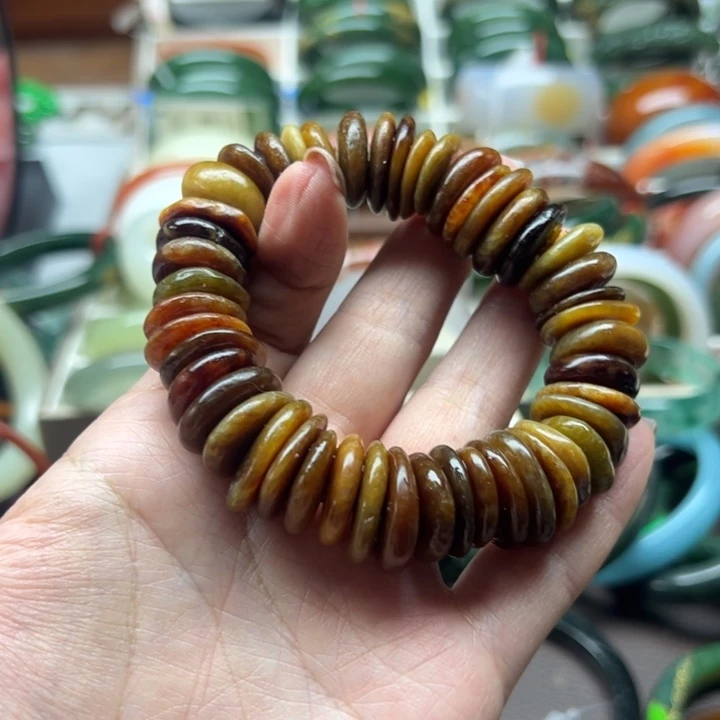 段***儿和田玉未镶嵌手镯