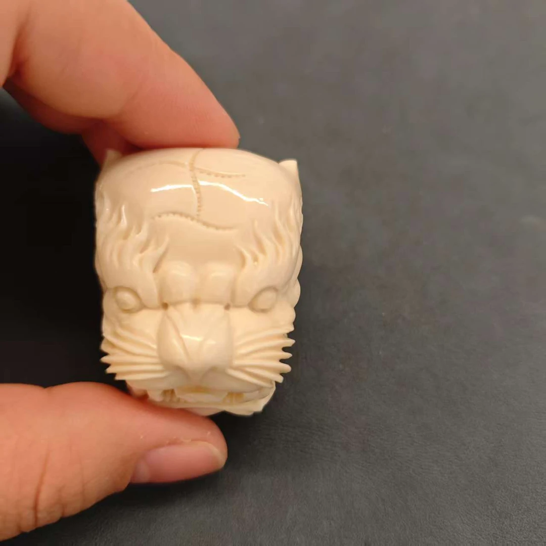 【吴】A00018 虎头猛犸牙工艺品