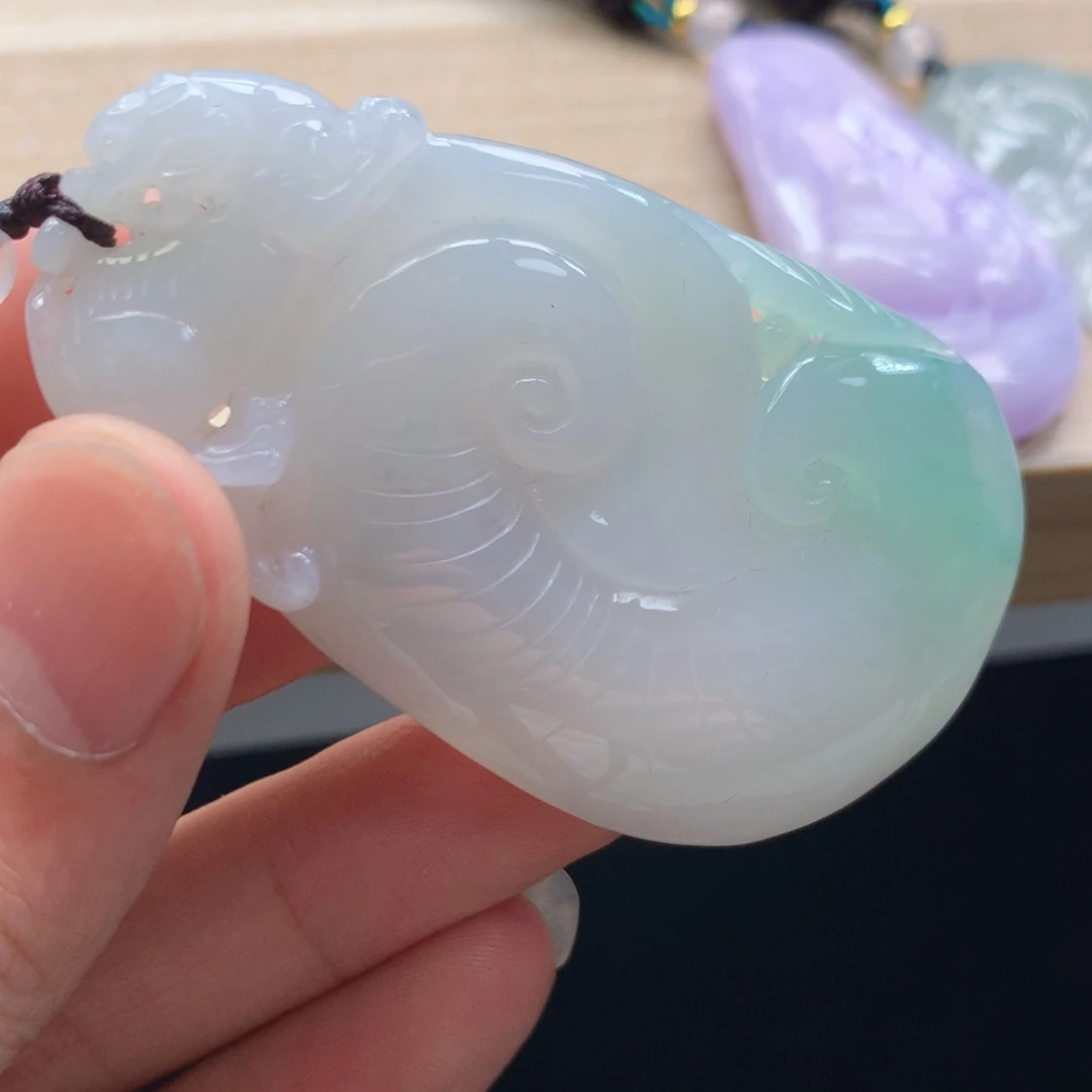 颈饰未镶嵌翡翠吊坠