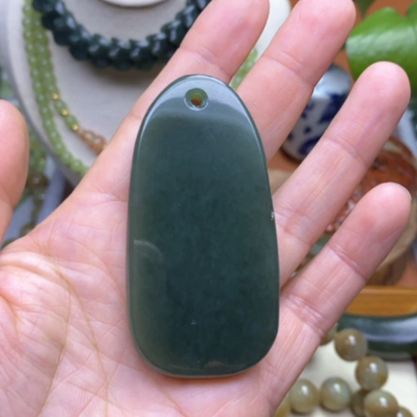 【闪购商品】未镶嵌岫岩河磨玉（透闪石质玉）挂件布**爱