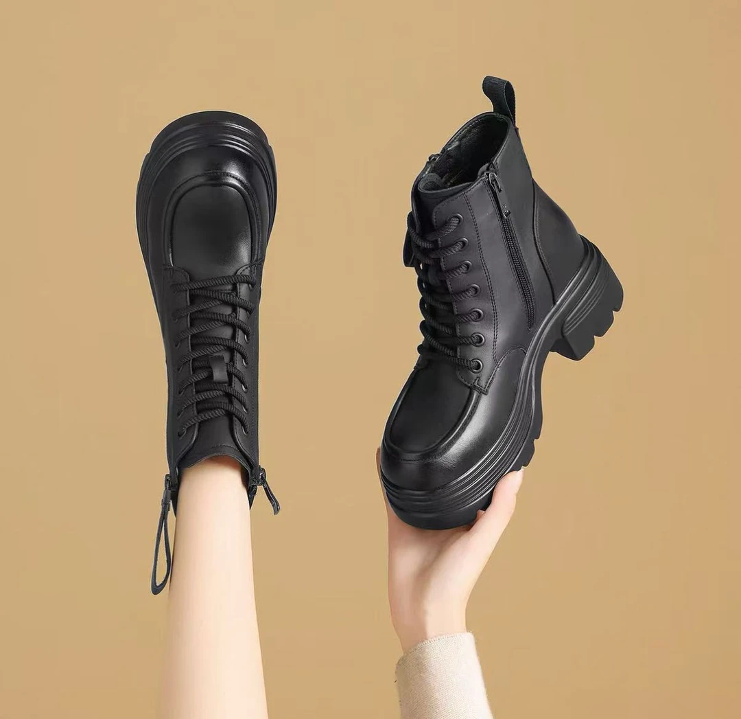 W1g152厚底马丁靴女新款秋季英伦风黑色百搭靴子短靴粗跟靴薄绒