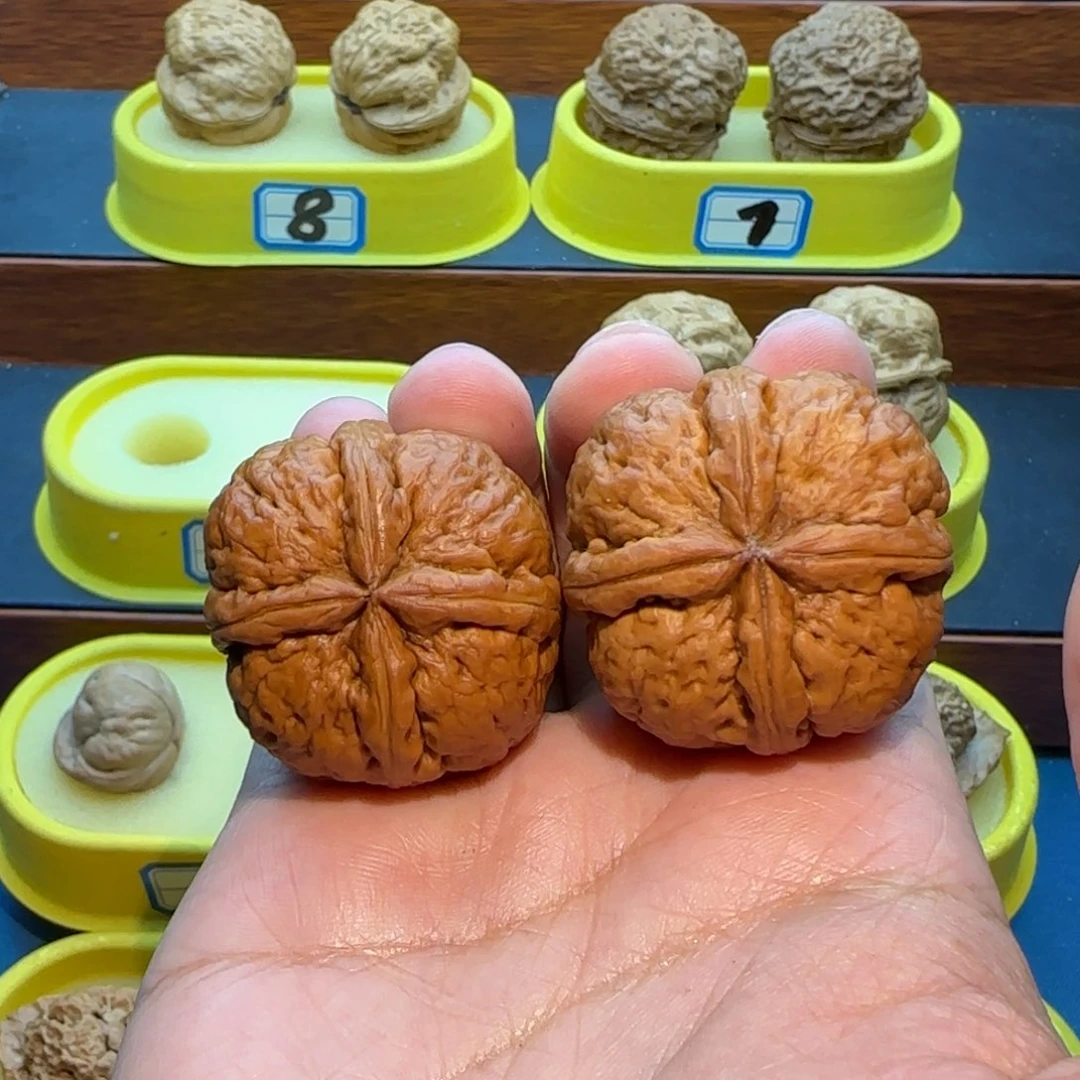 古***歌桃核把件四炸核桃