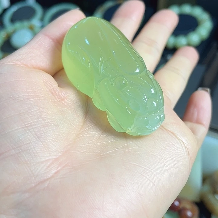 蛇纹石玉未镶嵌挂件