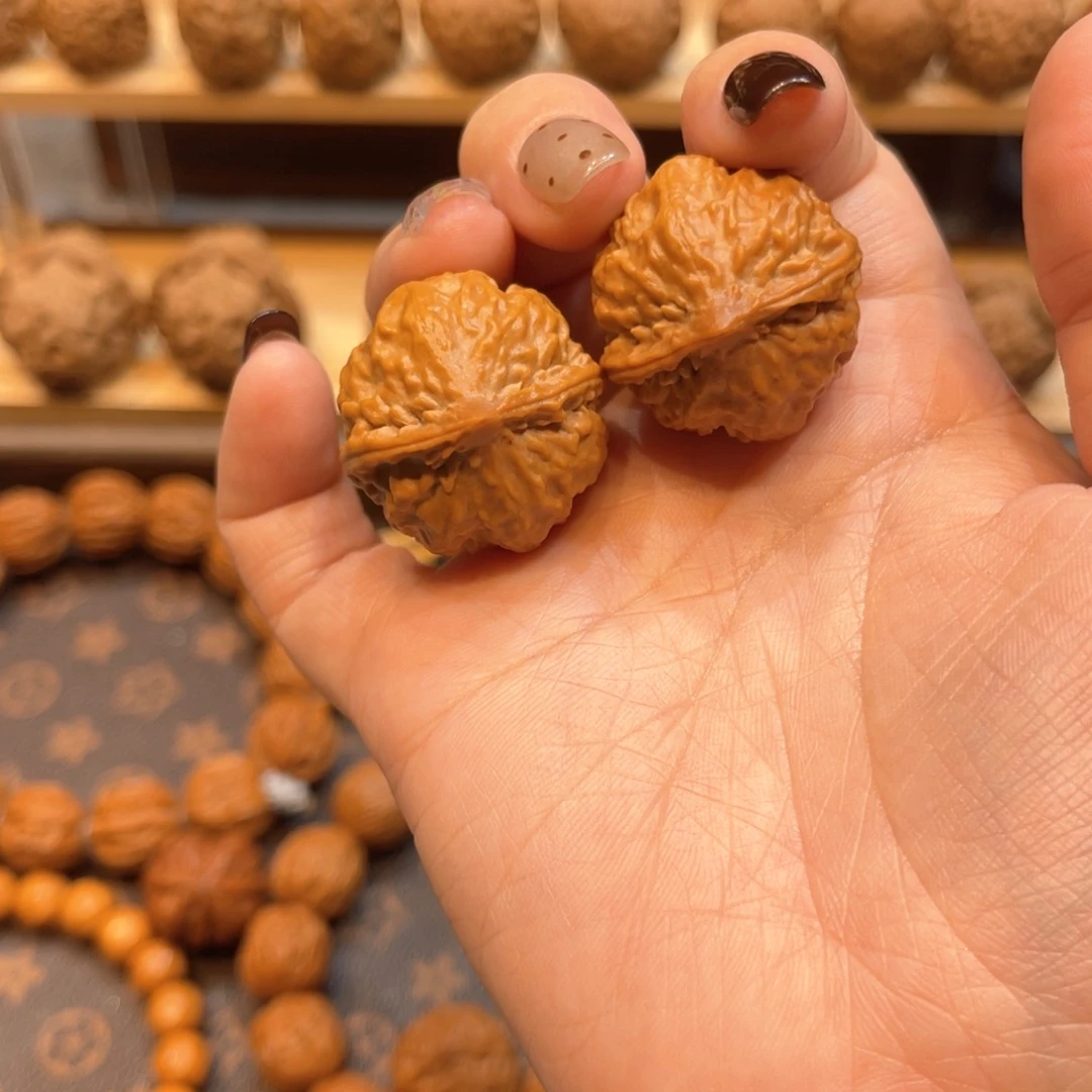 文玩核桃把件海草纹京八棱