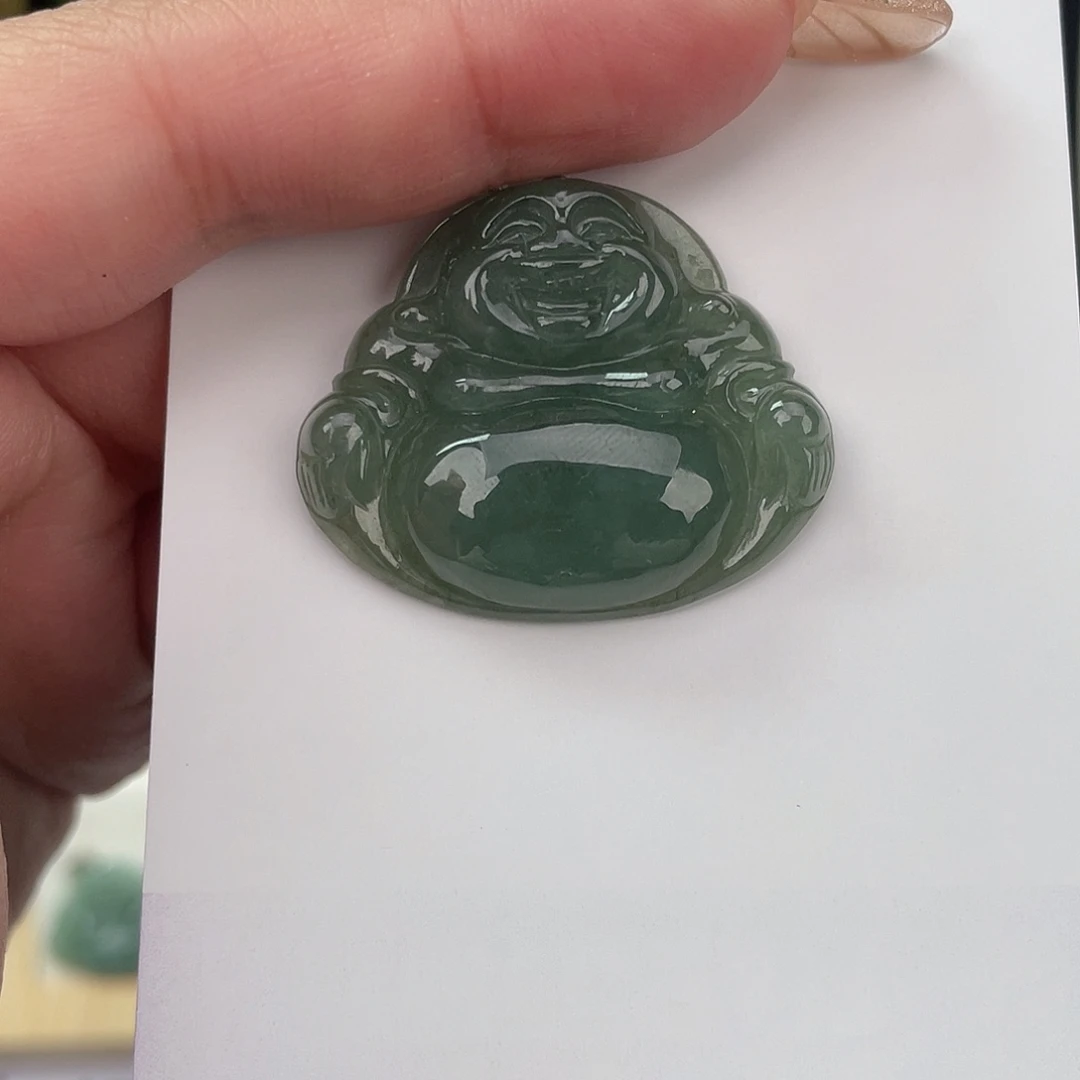 翡翠未镶嵌颈饰佛公