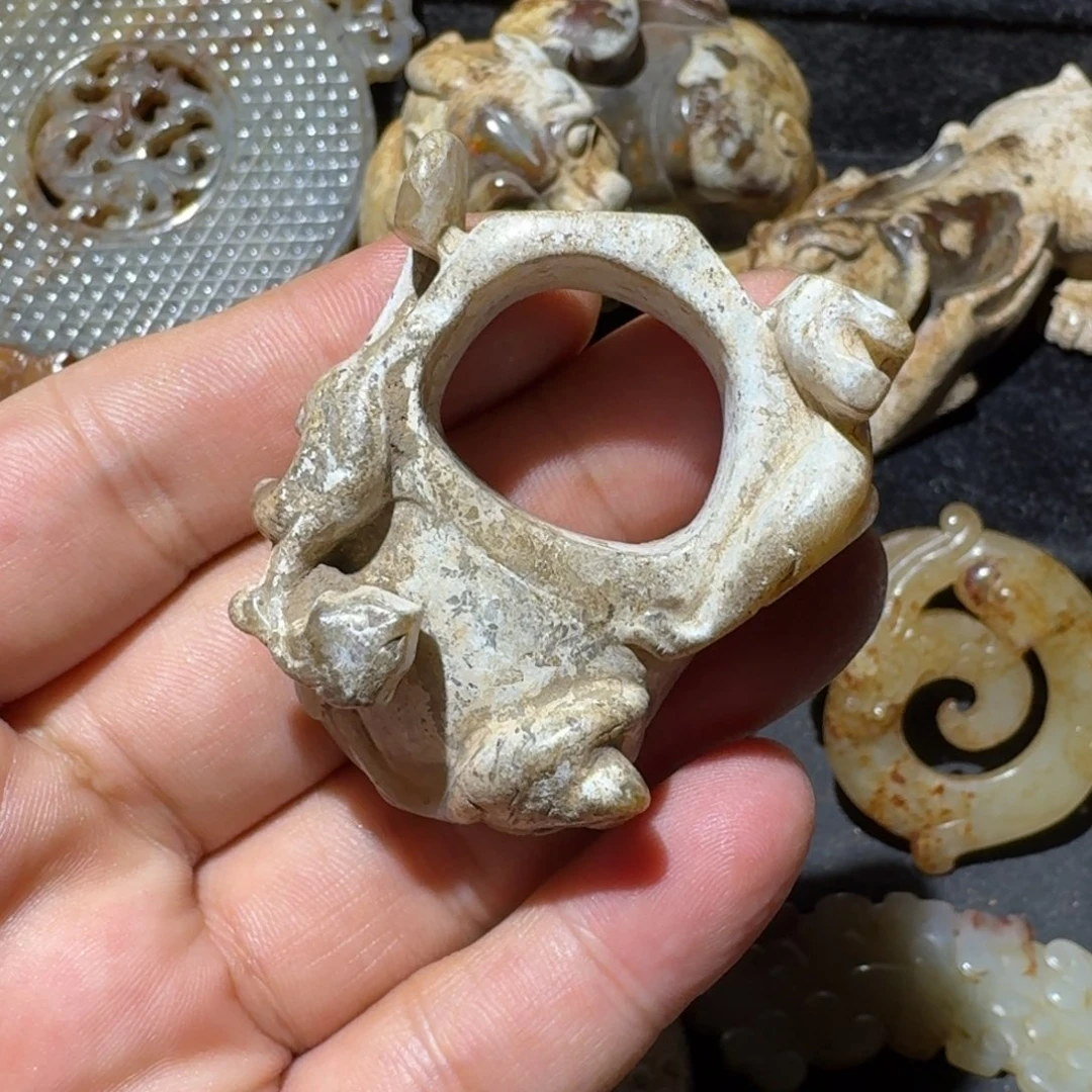 和田玉未镶嵌挂件