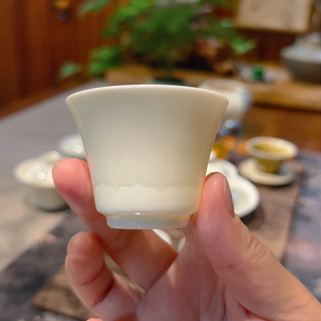 微澜定瓷 薄胎刻花小马蹄杯50cc